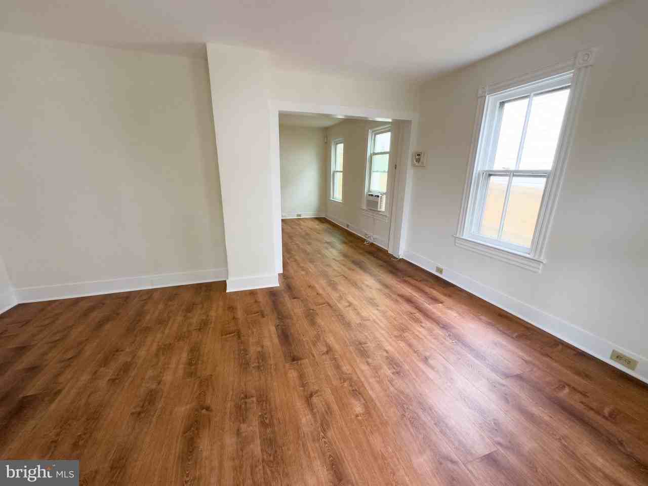 213 W B St - Photo 5 of 31