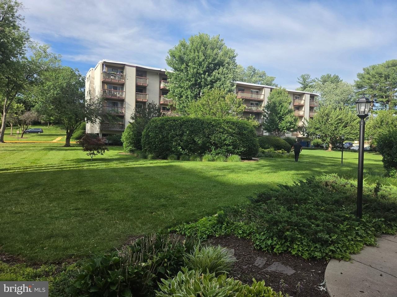 7420 Lakeview Dr #W103 - Photo 4 of 48