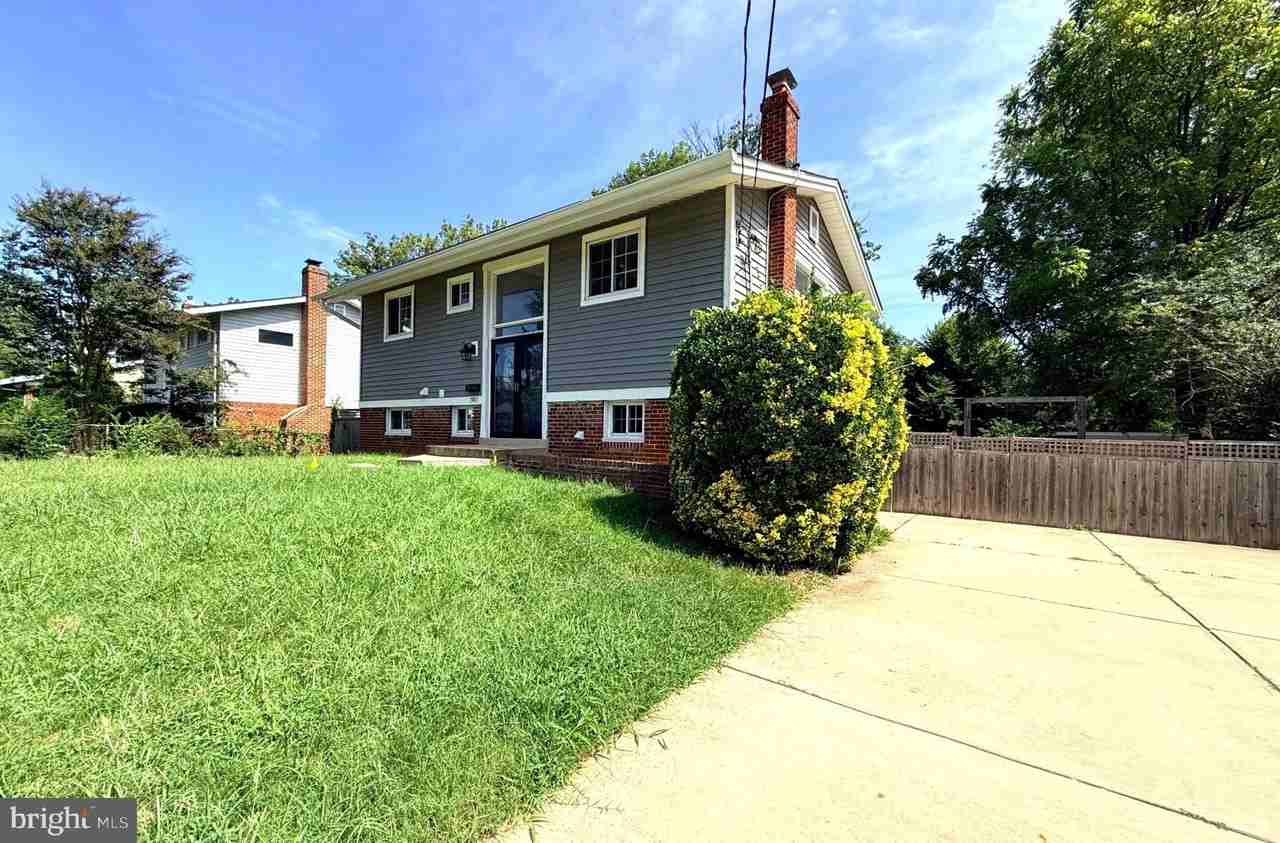 13807 Eastland St - Photo 2 of 35