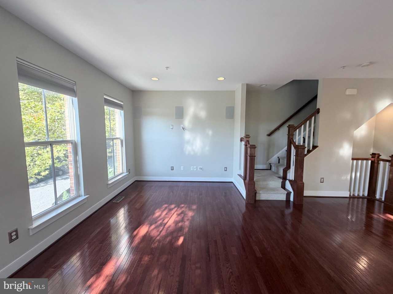 4560 Longfellow St - Photo 3 of 42