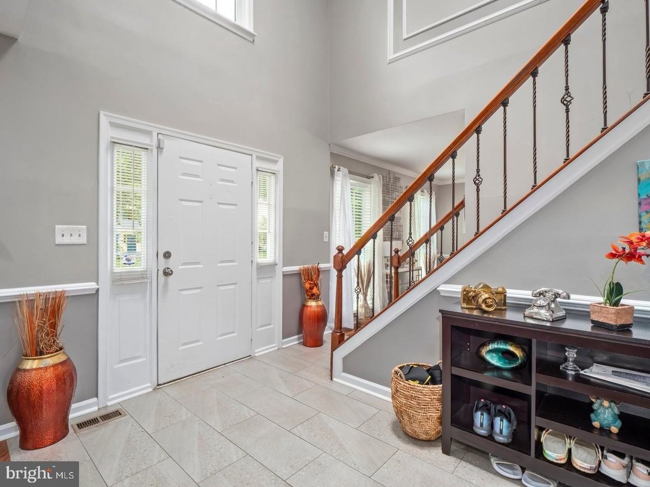 13908 Amberly Ct - Photo 5 of 46