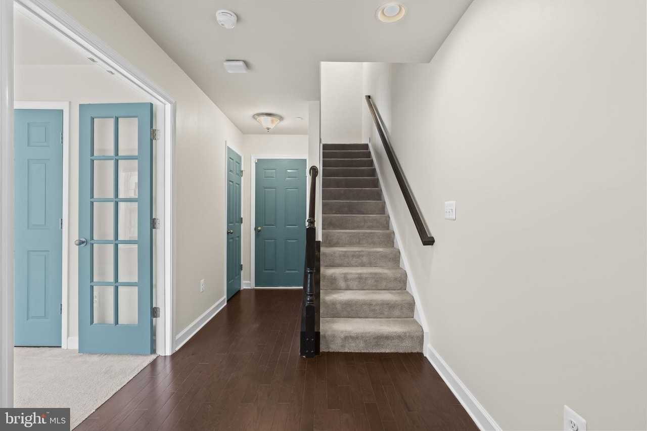 3030 Mia Ln - Photo 5 of 35