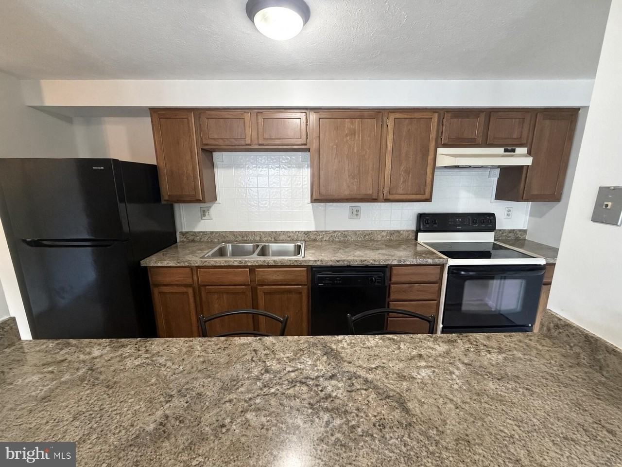 42 Cranberry Ct - Photo 2 of 17