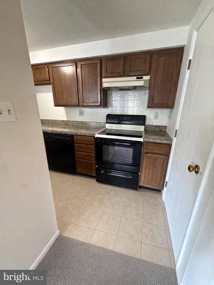 42 Cranberry Ct - Photo 3 of 17