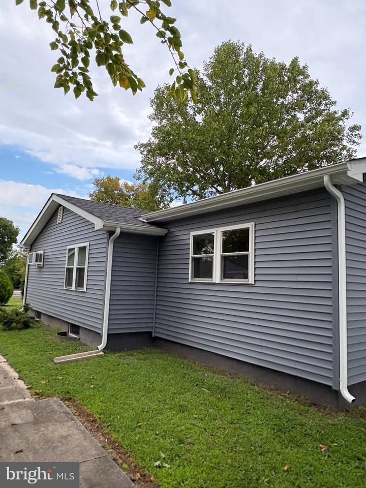 119 W Elmer St - Photo 4 of 19