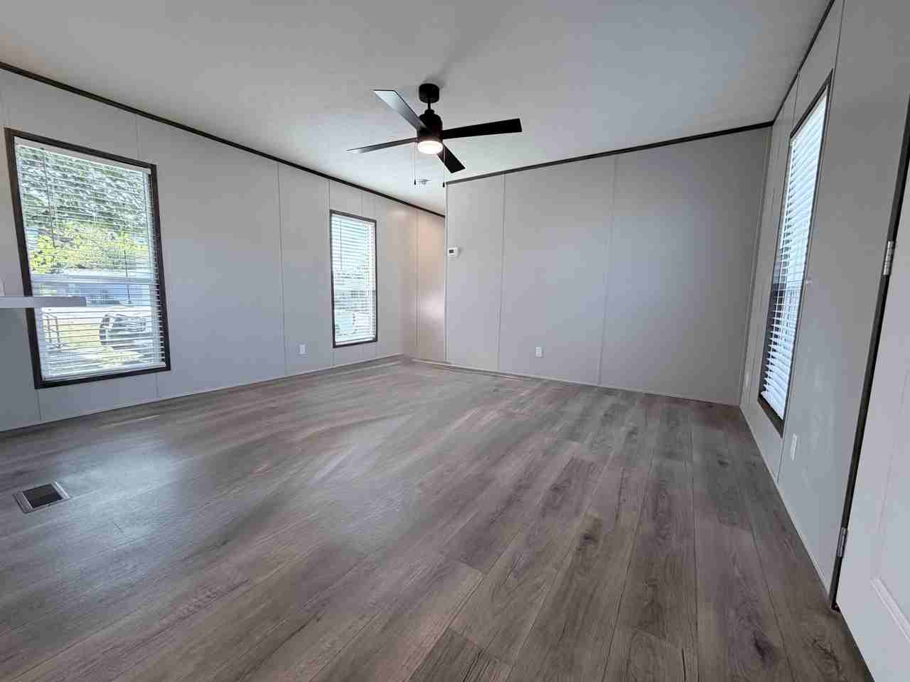 709 N Collins Fwy #5 - Photo 2 of 29