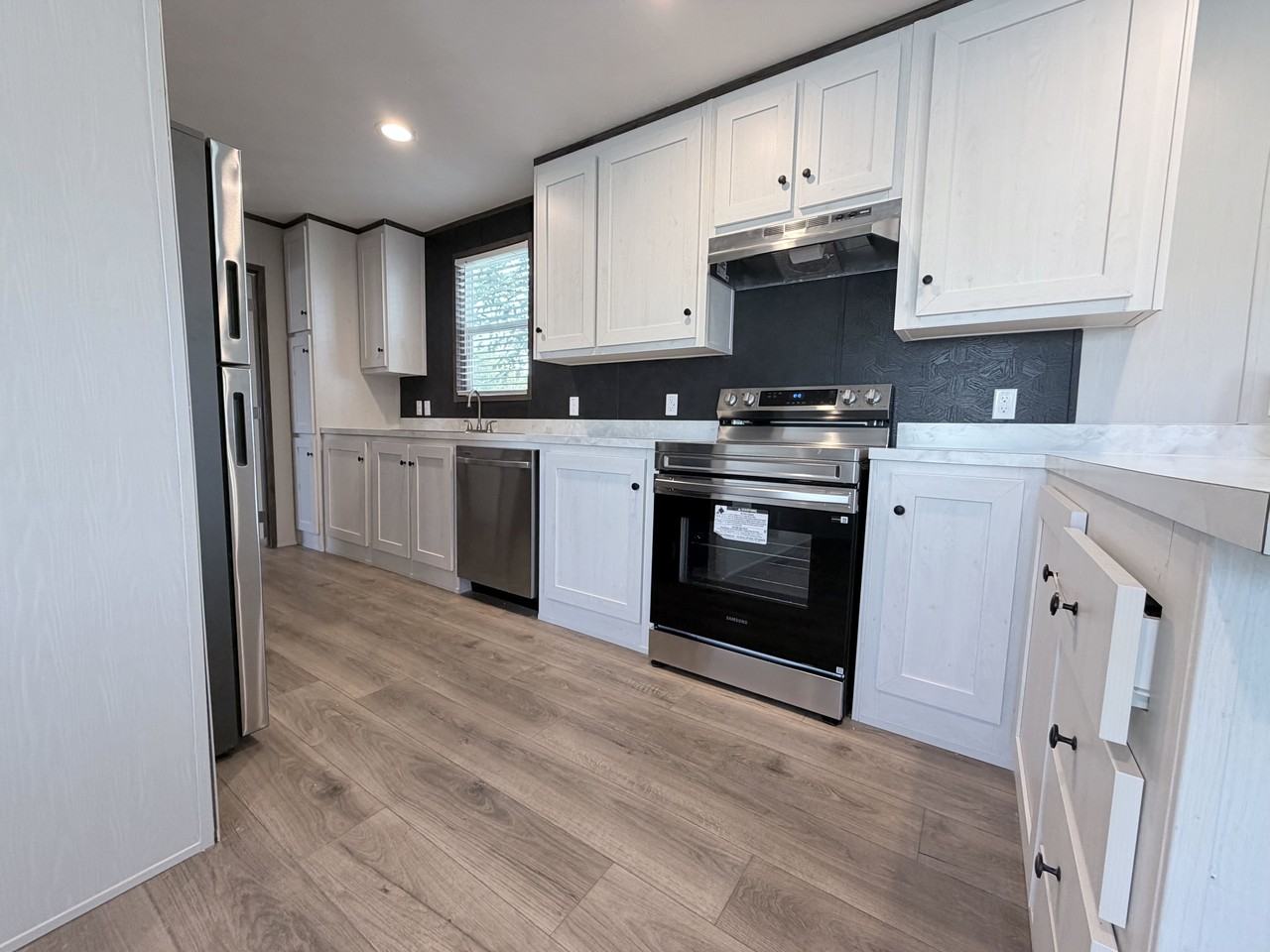 709 N Collins Fwy #5 - Photo 4 of 29