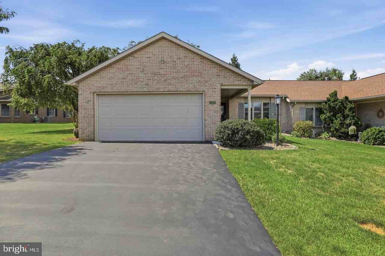 312 Woodvale Dr - Photo 2 of 37