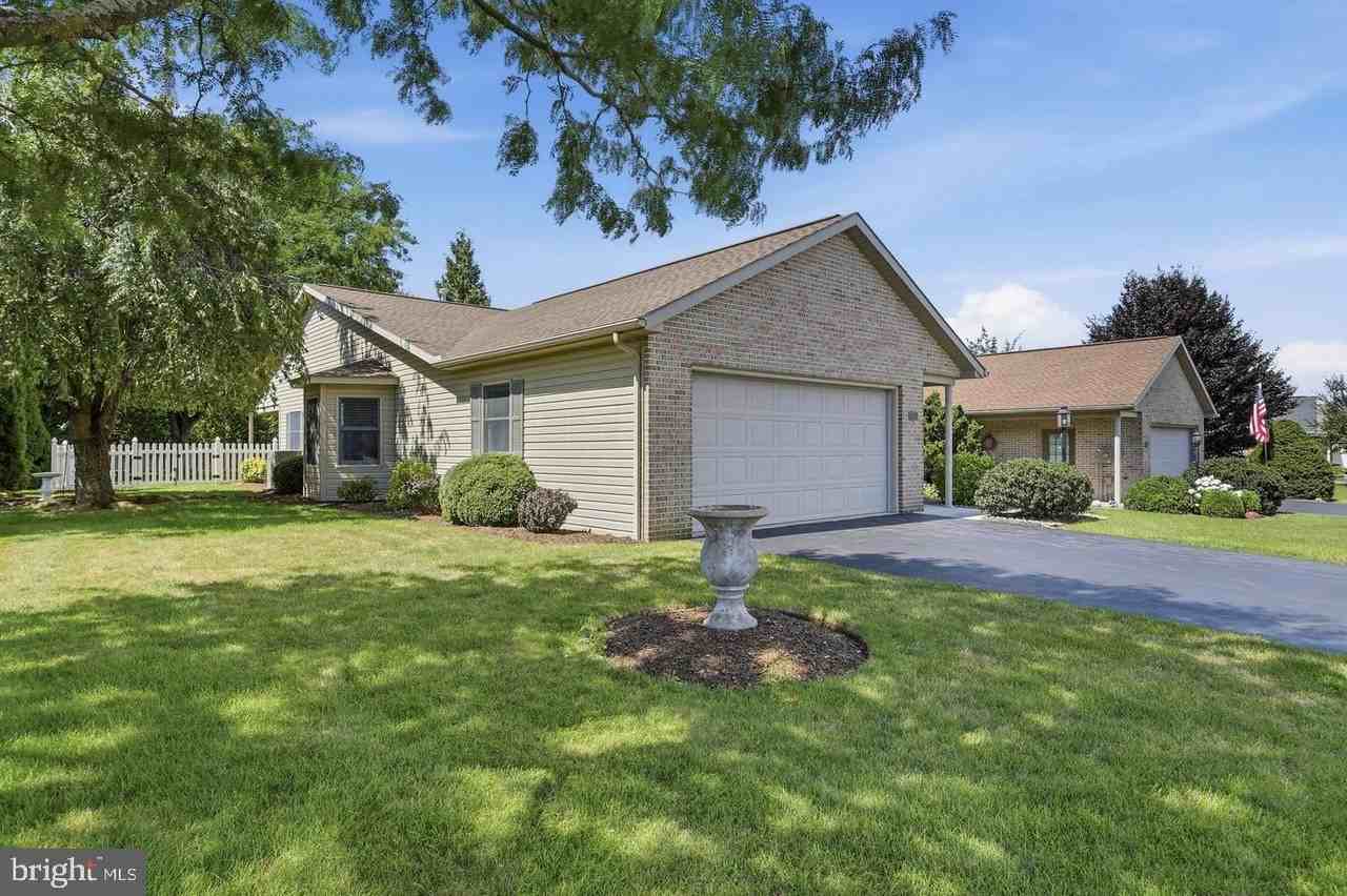 312 Woodvale Dr - Photo 3 of 37