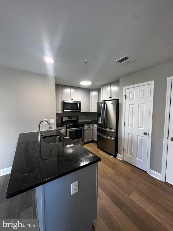 3053 Davenport Way #97L - Photo 5 of 13