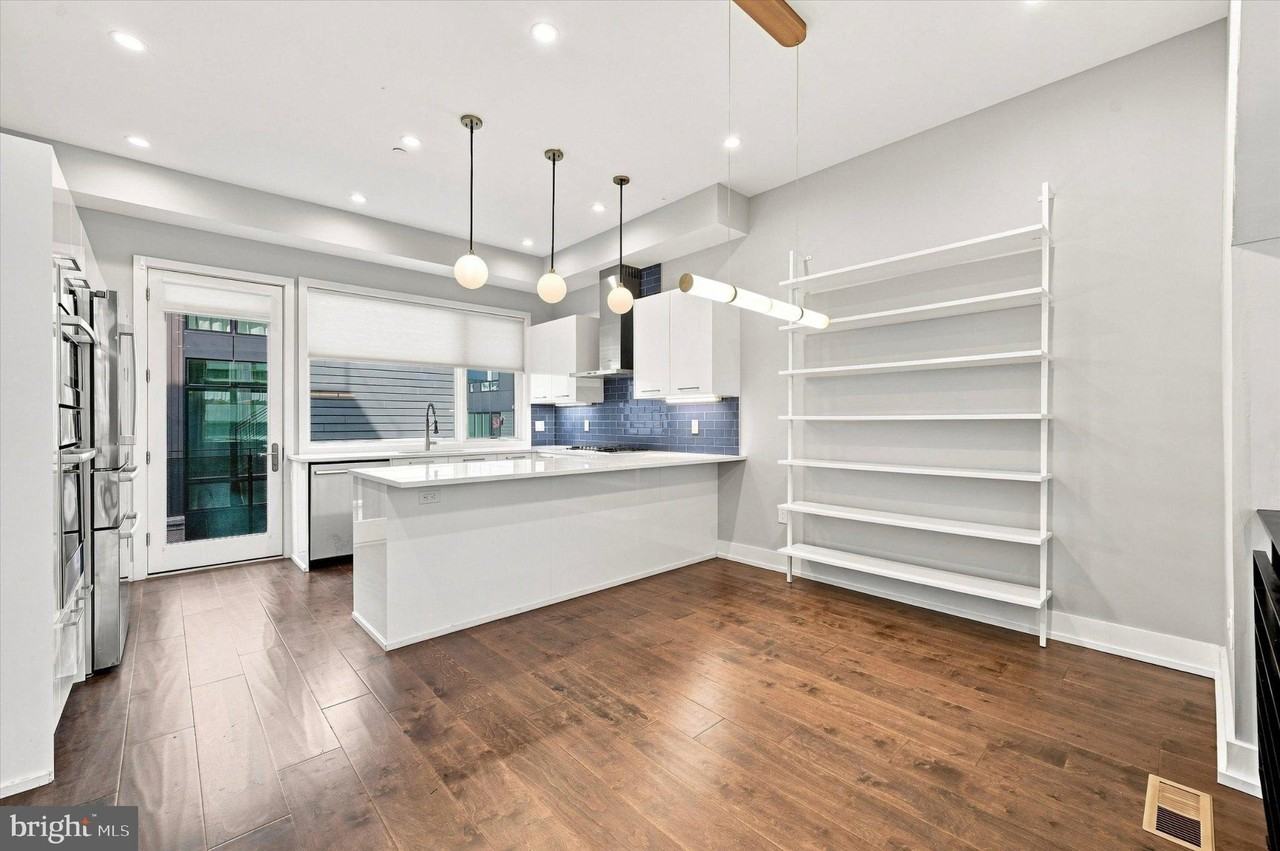 602 N 5th St #2 - Photo 5 of 50
