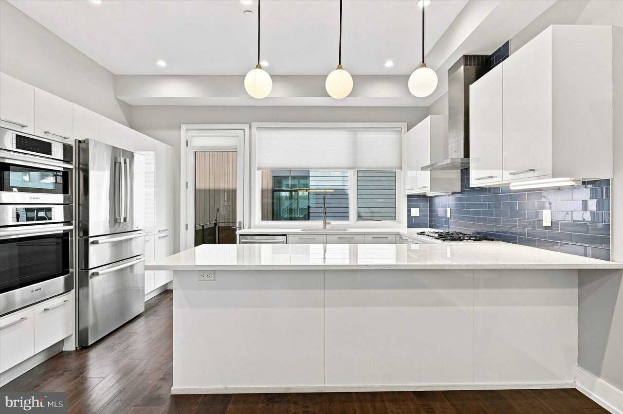 602 N 5th St #2 - Photo 6 of 50