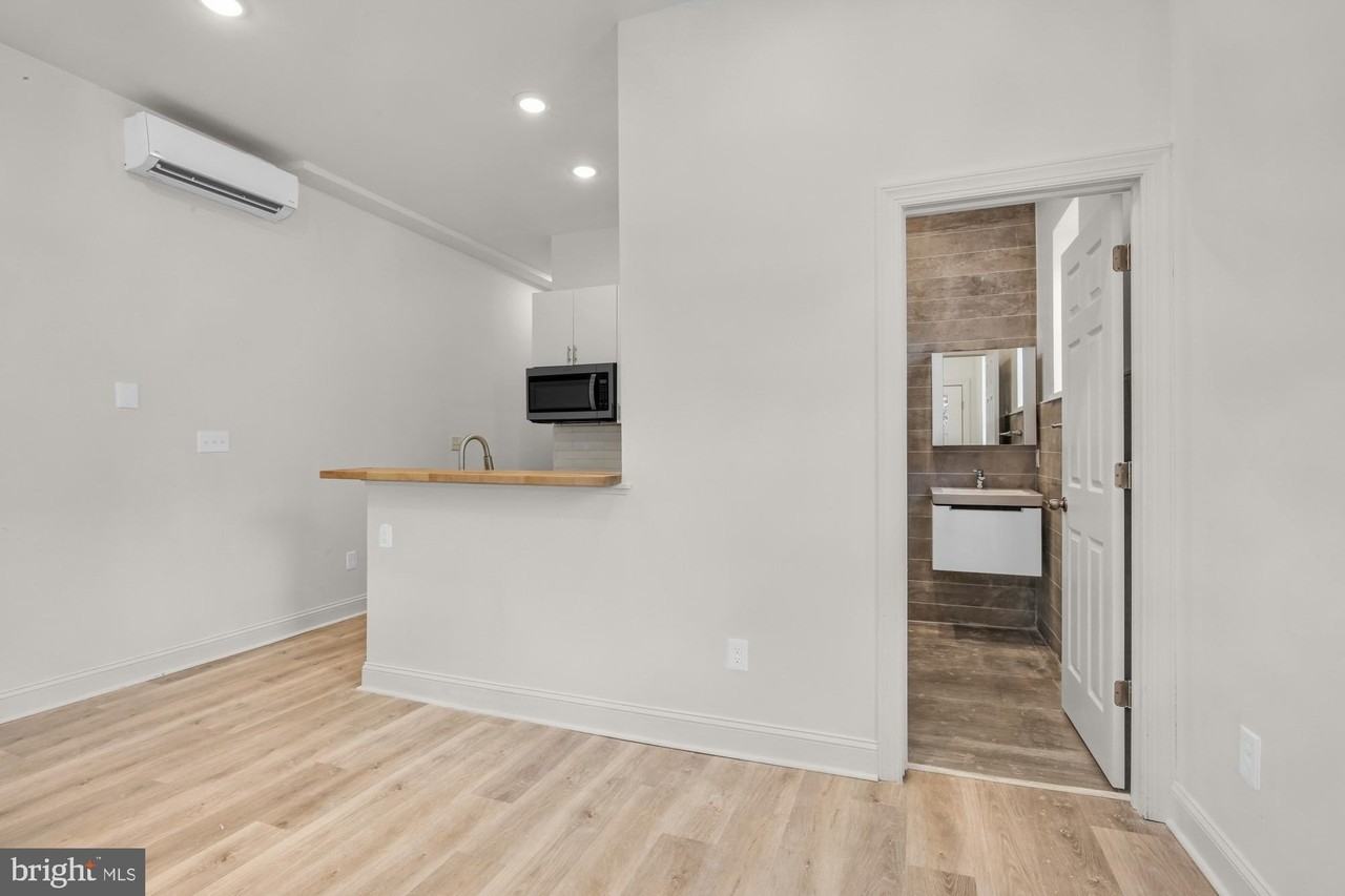 2046 E Huntingdon St #1F - Photo 2 of 20