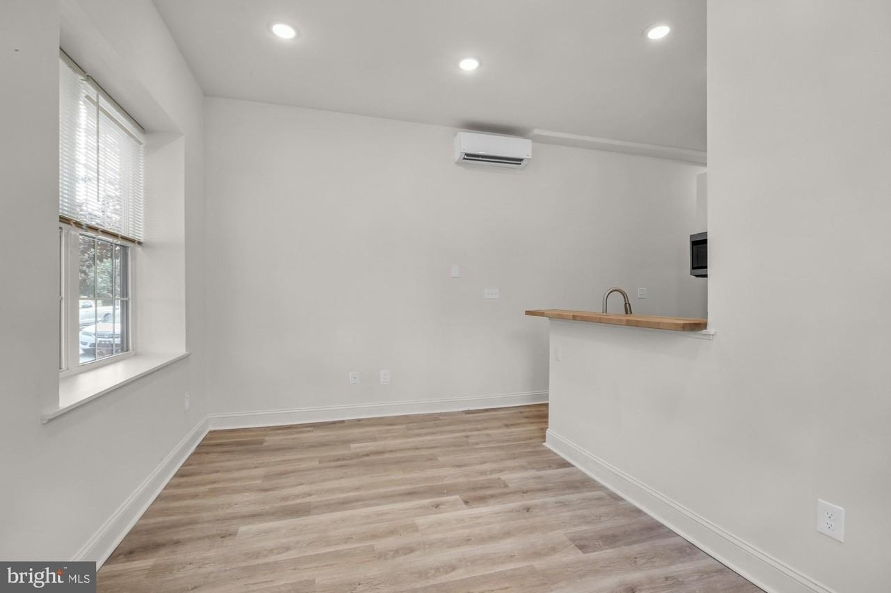 2046 E Huntingdon St #1F - Photo 3 of 20
