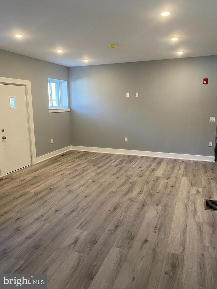 2700 Ash St Apt 2 #1A - Photo 2 of 12