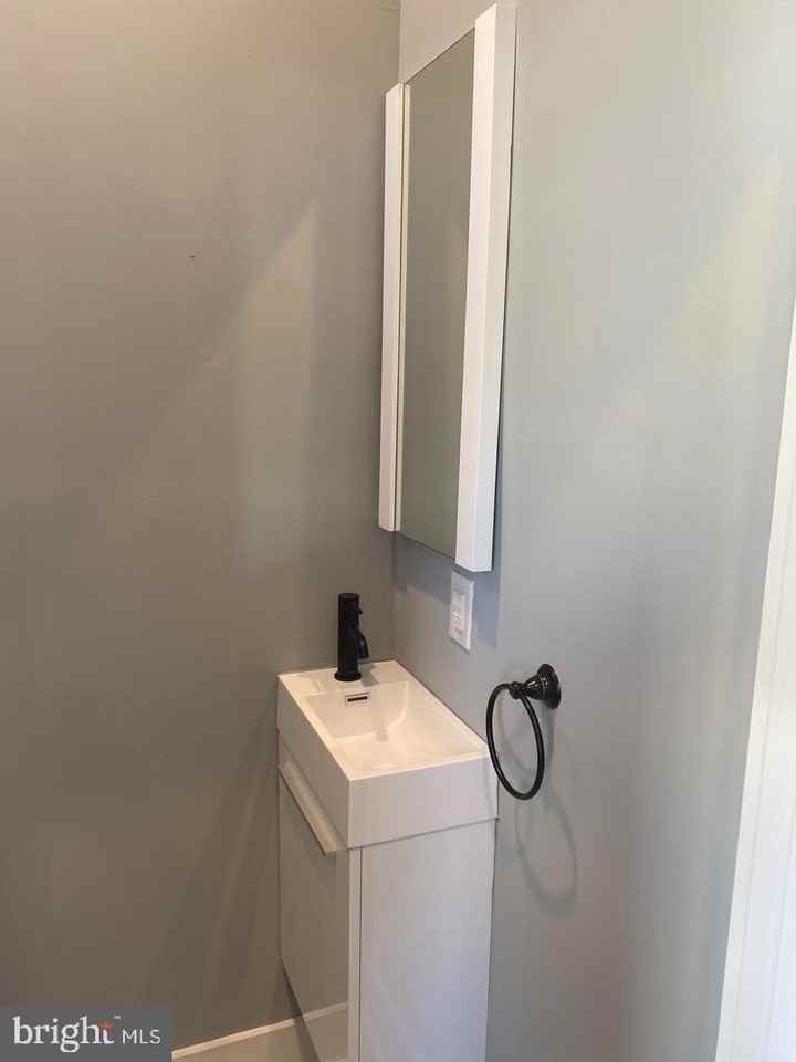 2700 Ash St Apt 2 #1A - Photo 6 of 12