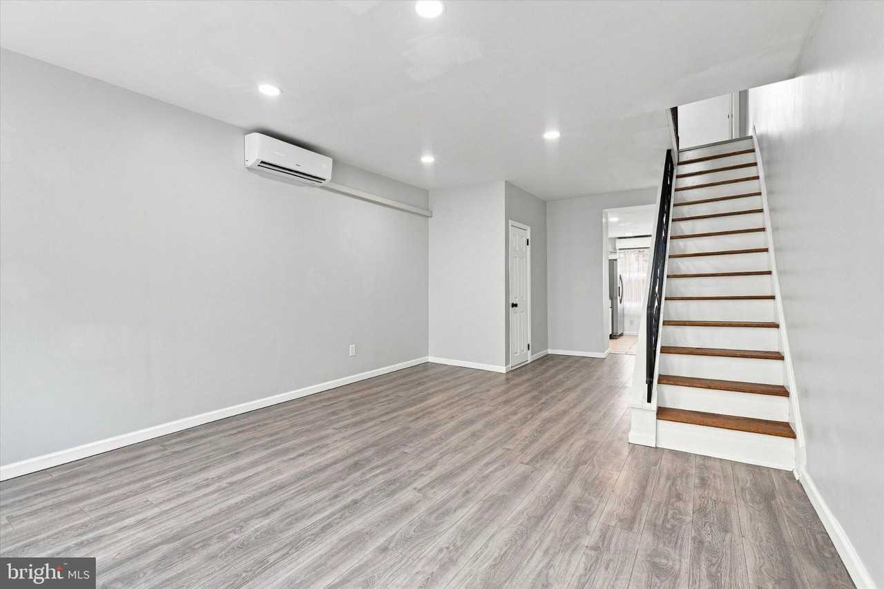 345 Winton St - Photo 2 of 27