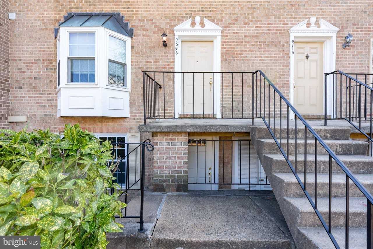 969 S Rolfe St #1 - Photo 3 of 47