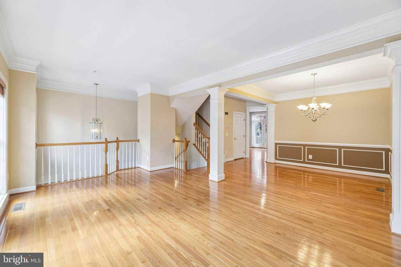7979 Vigne Ct - Photo 4 of 50