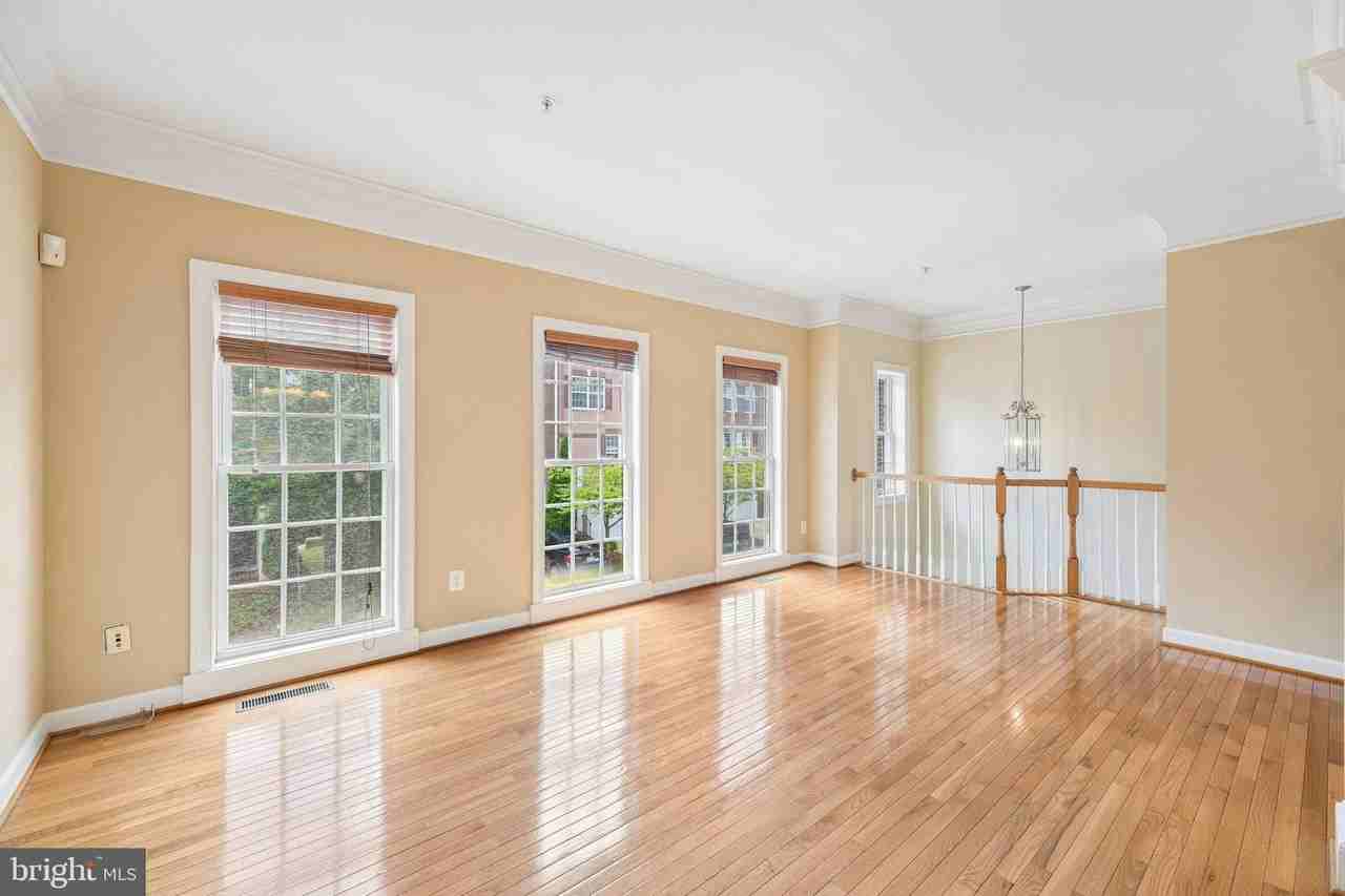 7979 Vigne Ct - Photo 6 of 50