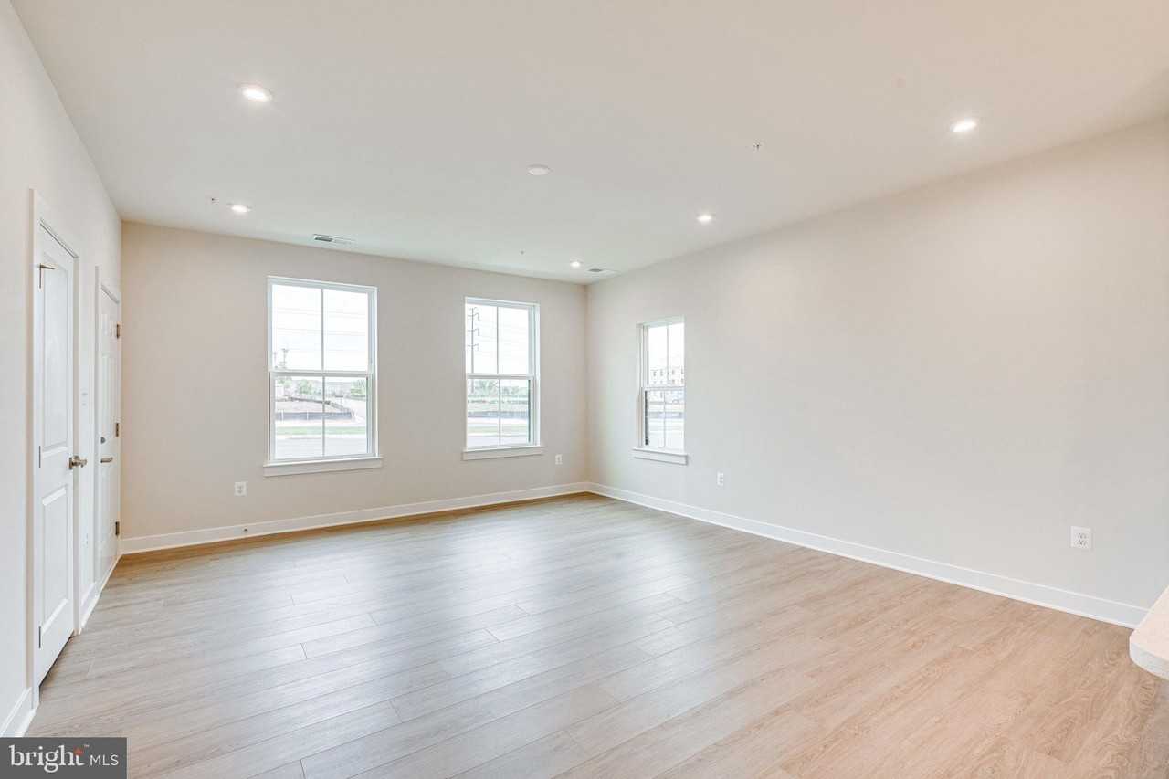 14055 Sunrise Valley Dr - Photo 4 of 39