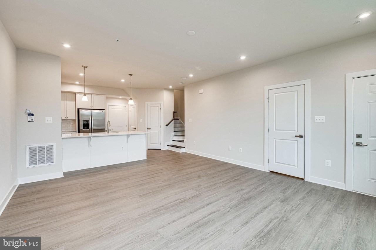 14055 Sunrise Valley Dr - Photo 6 of 39