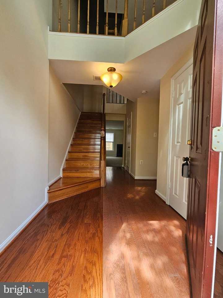 13918 Ludington Pl - Photo 2 of 40