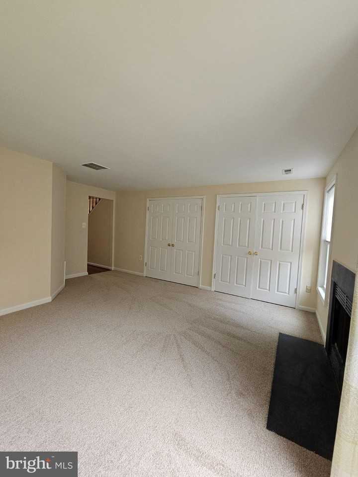 13918 Ludington Pl - Photo 5 of 40