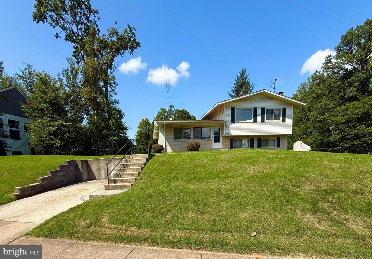 7700 Glenister Dr