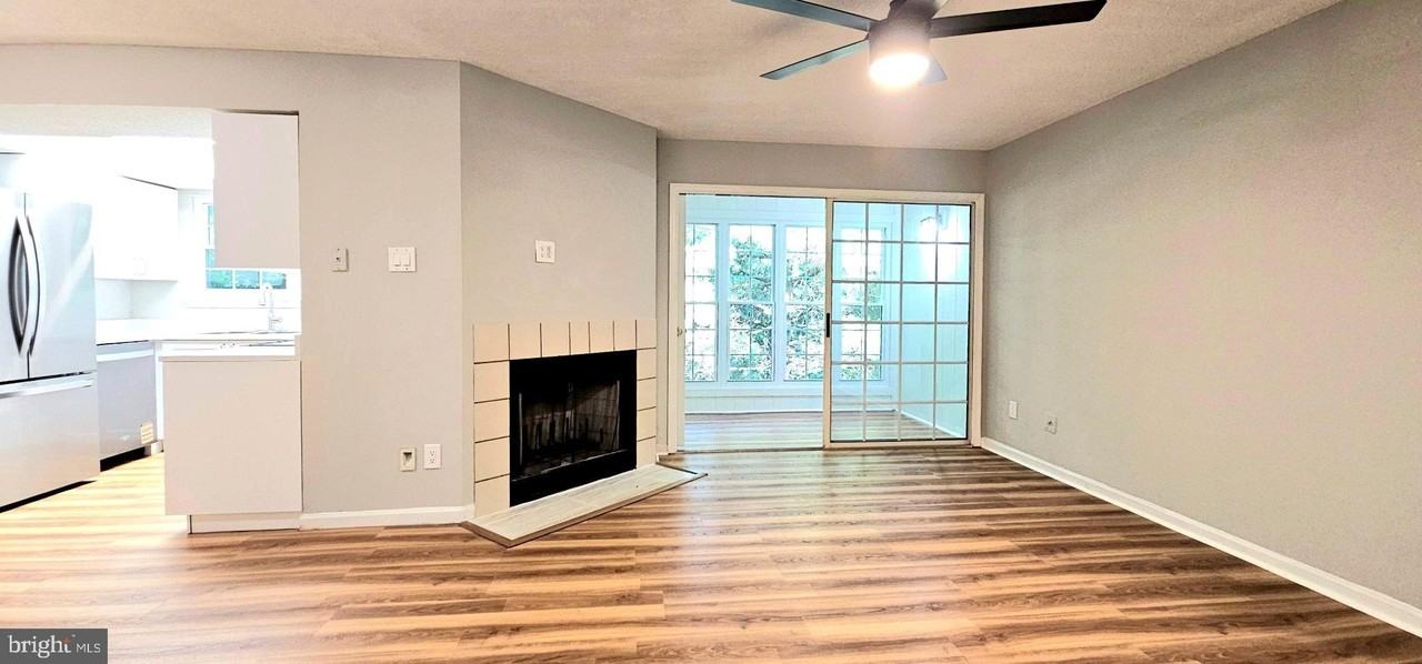 12103 Green Ledge Ct #201 - Photo 4 of 29