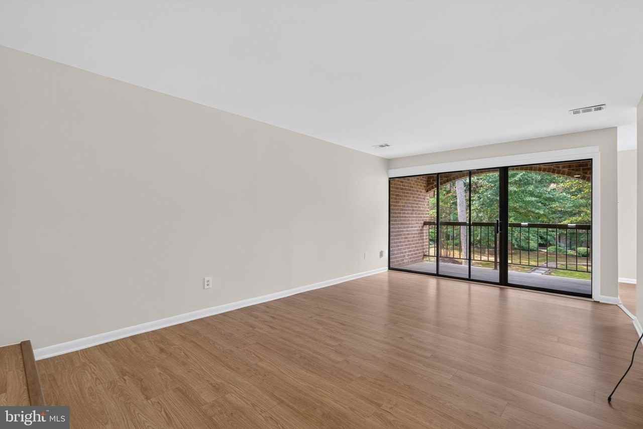 11232 Chestnut Grove Sq #233 - Photo 5 of 29