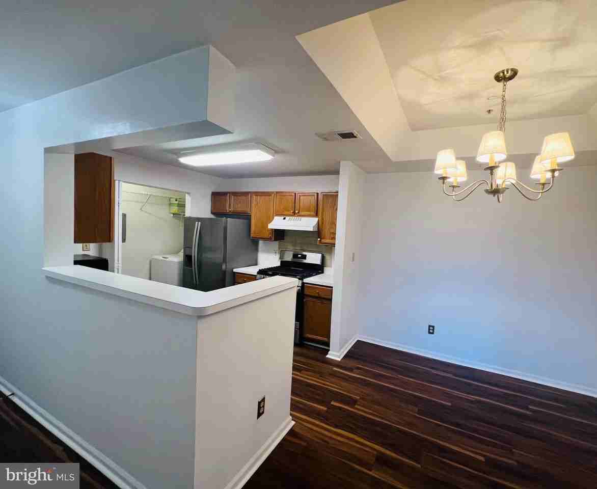 8095 Lacy Dr #304 - Photo 5 of 22