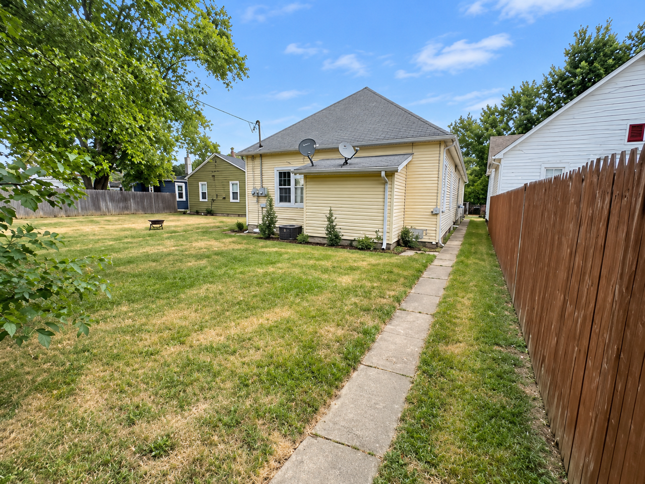 918 E Pleasant Run Parkway North Dr #918 - Photo 2 of 2