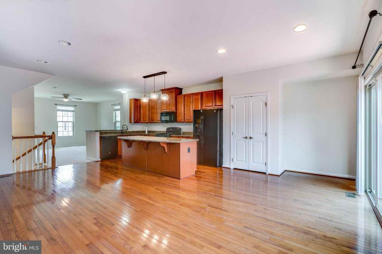 110 Brenton Rd - Photo 4 of 47