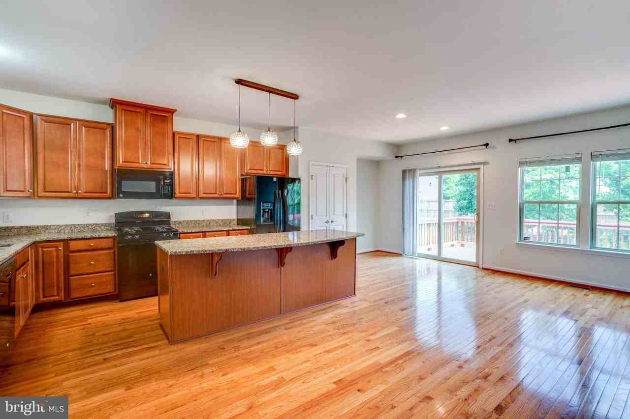110 Brenton Rd - Photo 6 of 47