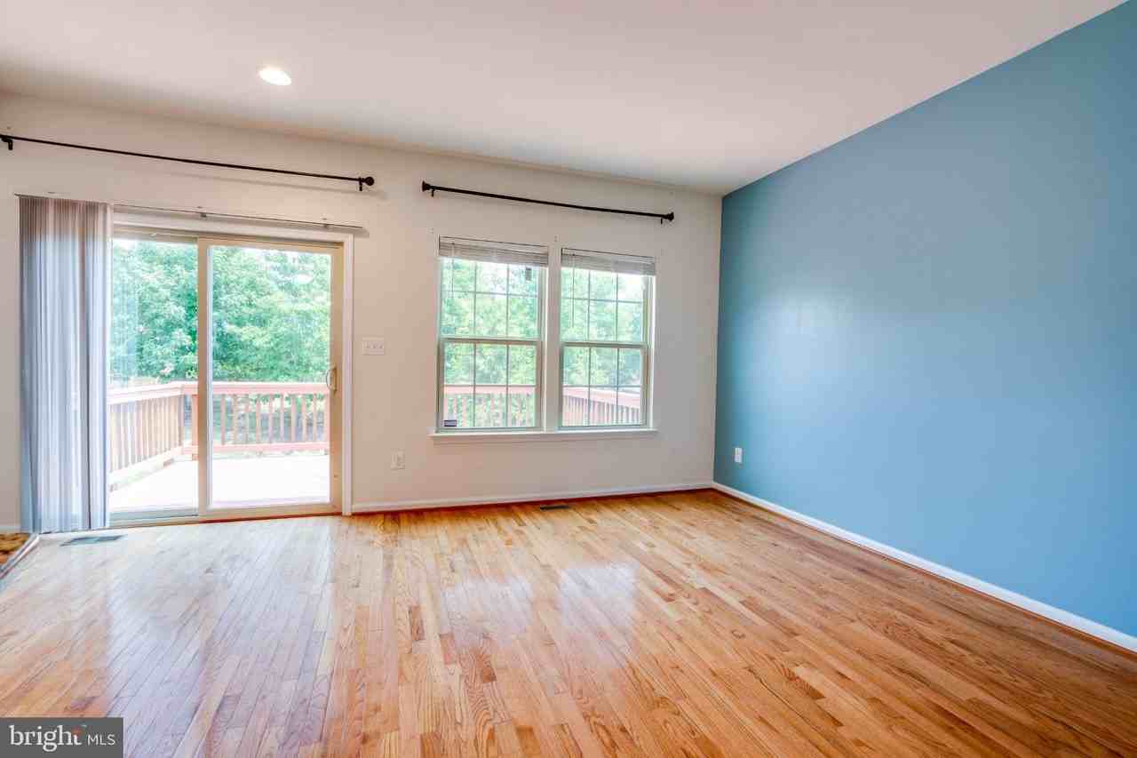 110 Brenton Rd - Photo 7 of 47