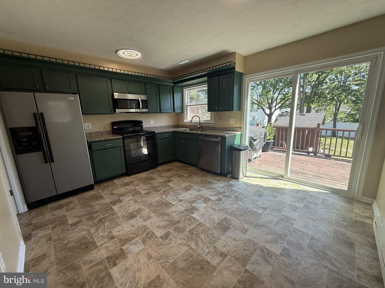 380 Shawnee Ave - Photo 6 of 16