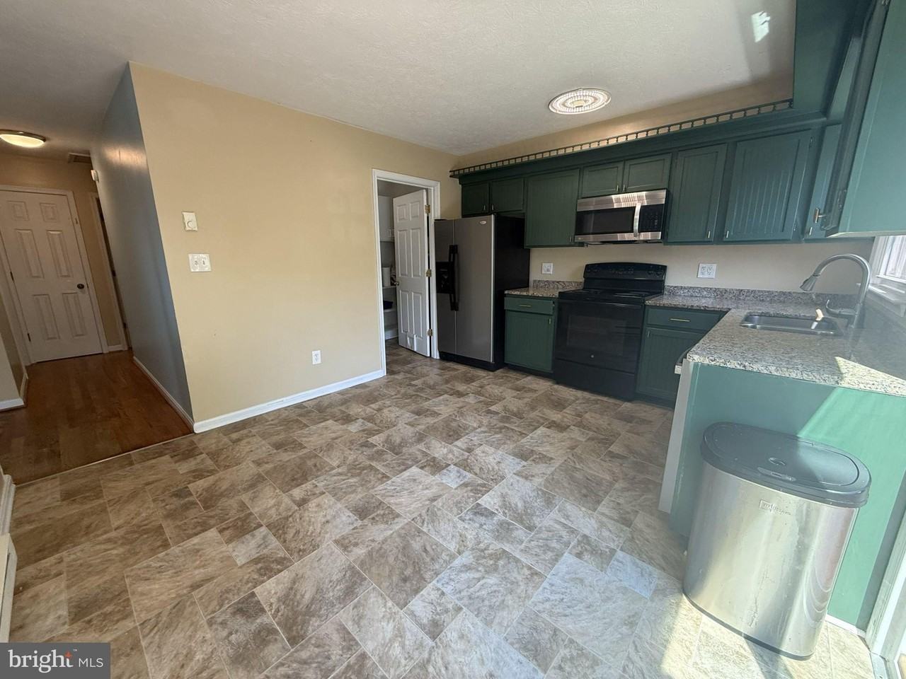 380 Shawnee Ave - Photo 7 of 16