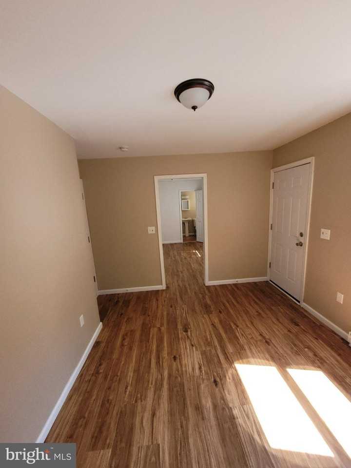 703 S Washington St - Photo 2 of 8