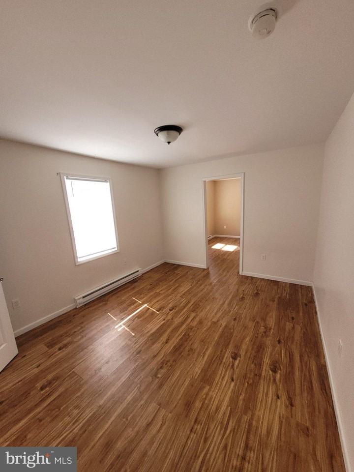 703 S Washington St - Photo 5 of 8