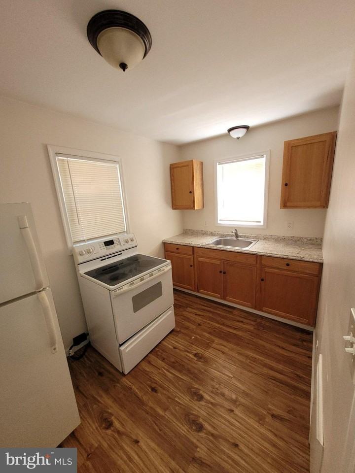 703 S Washington St - Photo 6 of 8