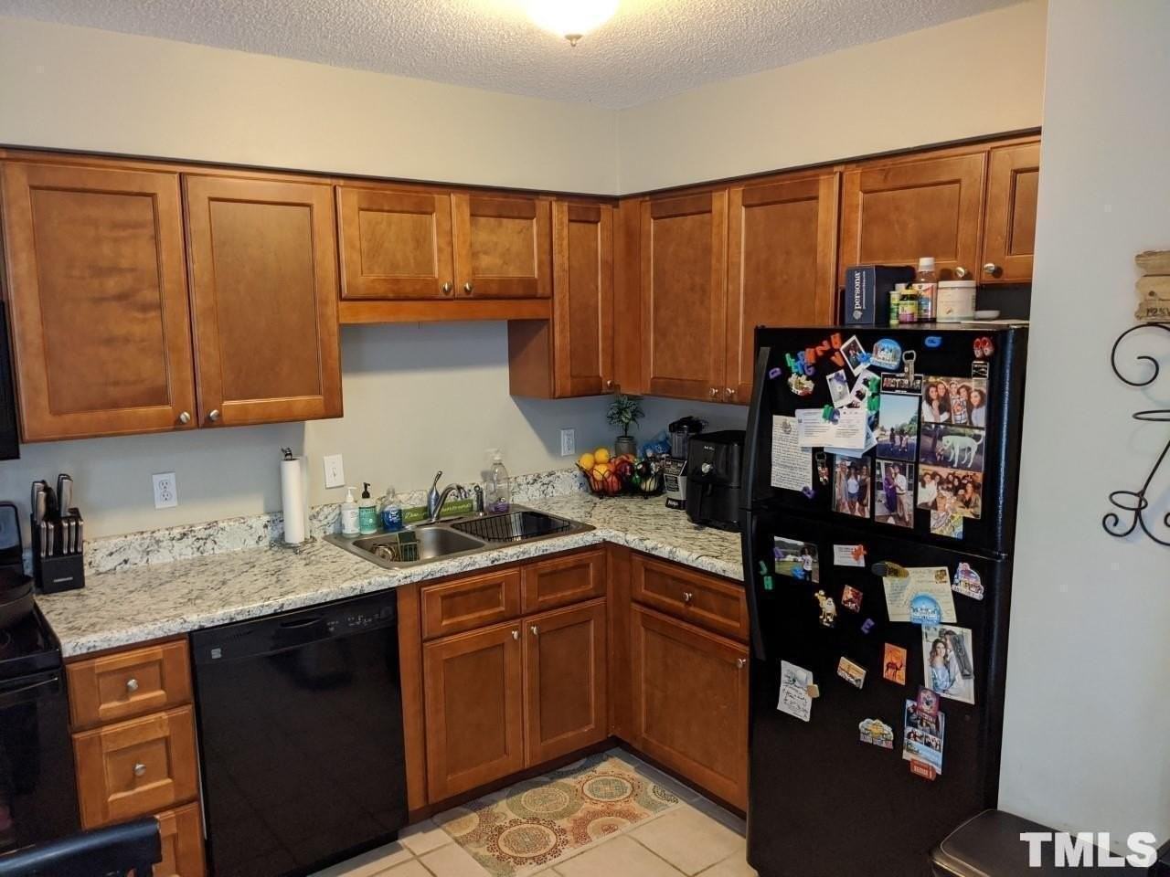1616 Crest Rd - Photo 4 of 12