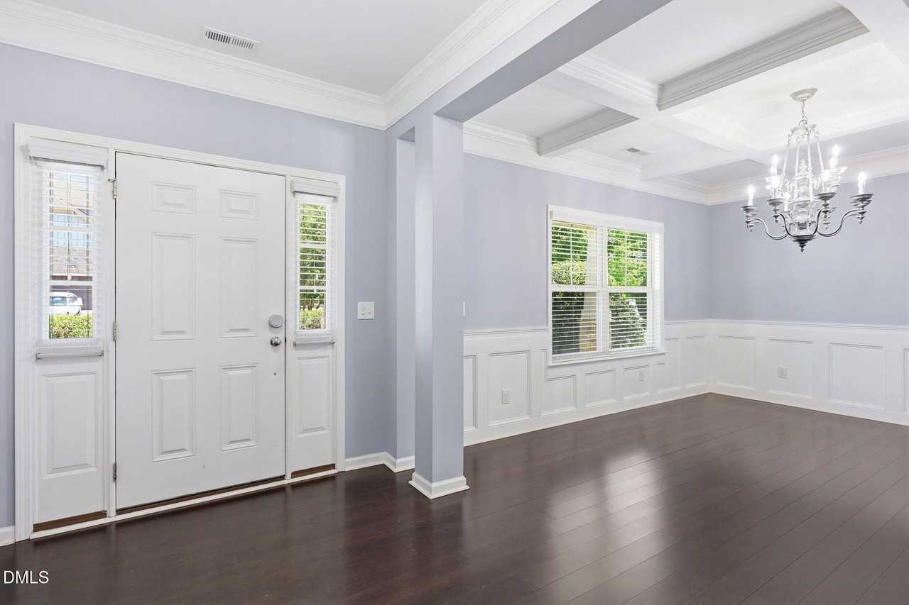 3019 Peachtree Town Ln - Photo 3 of 50
