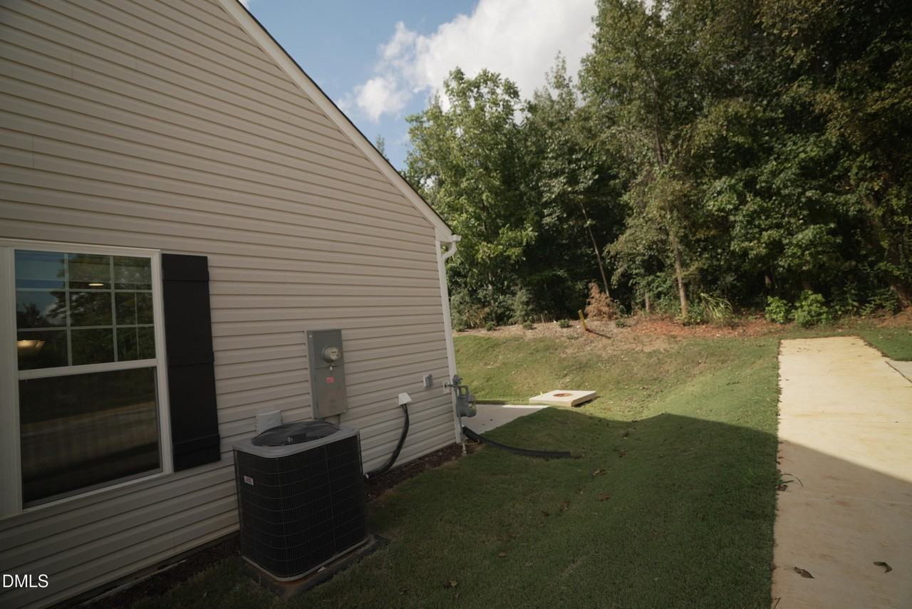 919 Hillman Ln - Photo 7 of 39