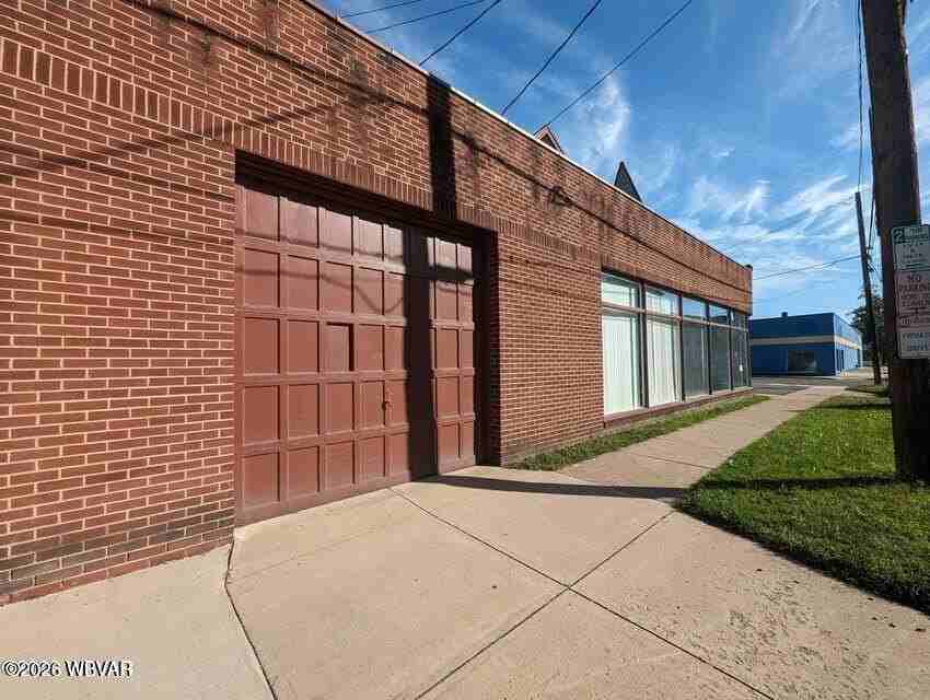 400 W 3rd St - Photo 3 of 5