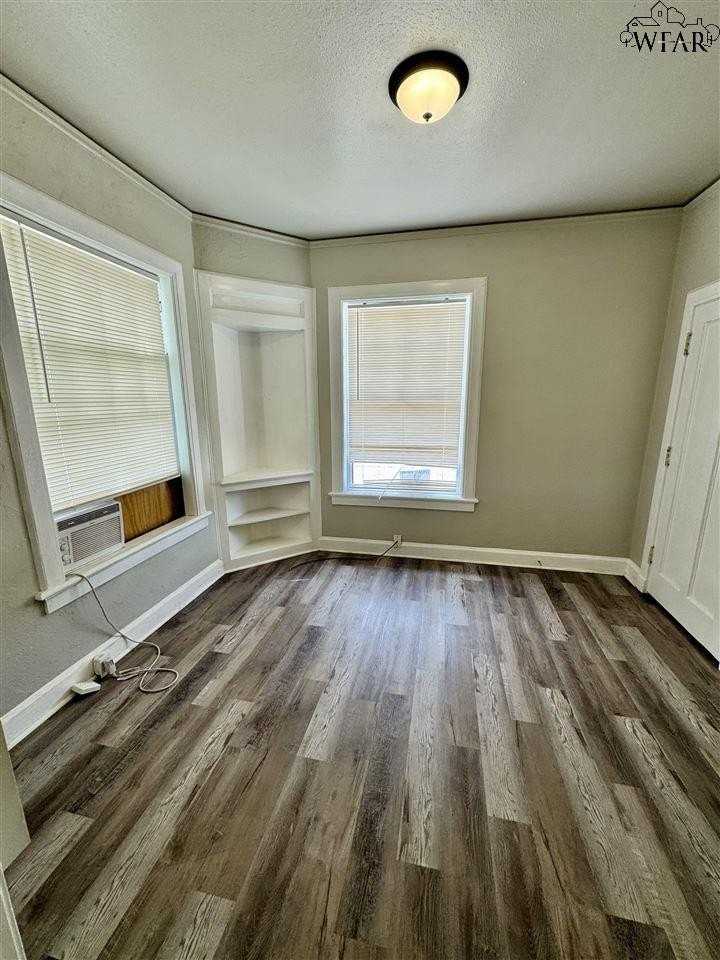 1109 Harrison St #9 - Photo 3 of 6