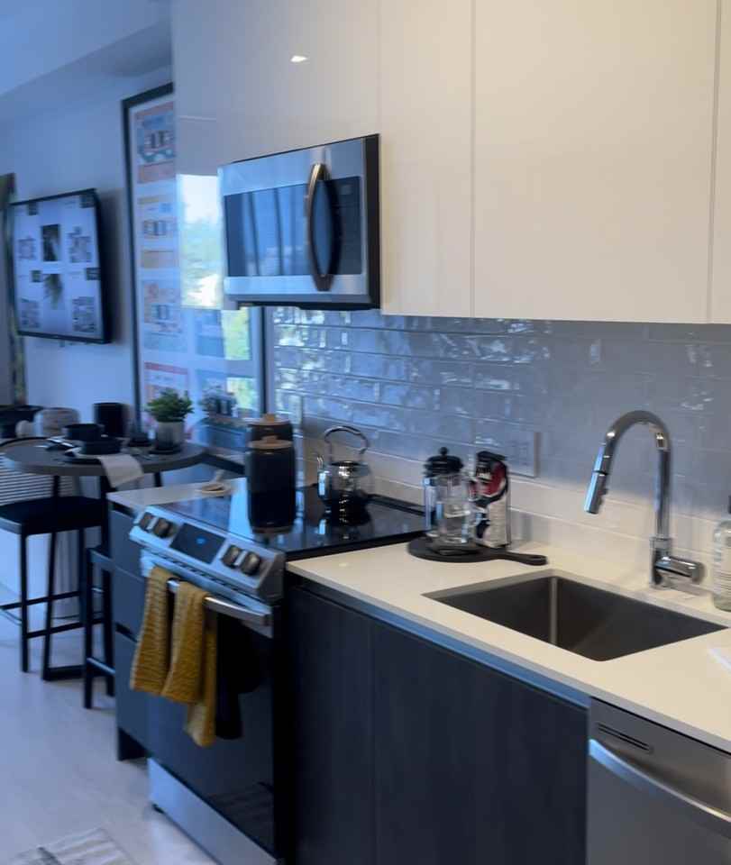 622 E 29th St #703 - Photo 6 of 15