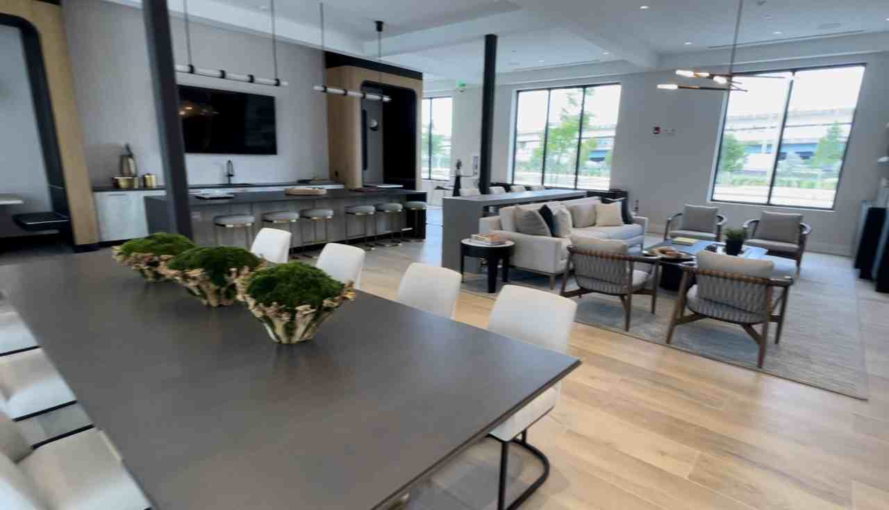 70 Nw 156th St #503 - Photo 4 of 14
