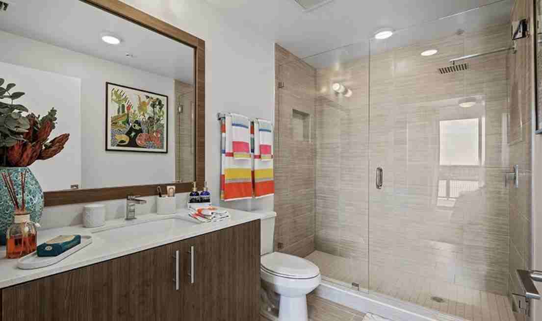 1415 W 36th St #202 - Photo 3 of 10