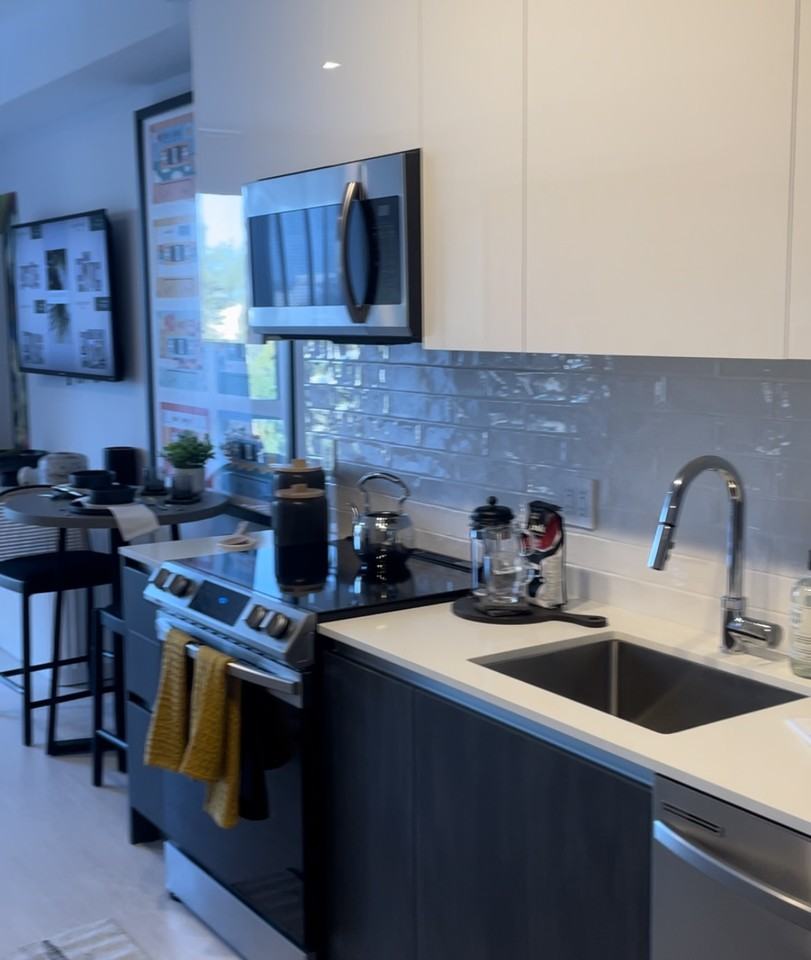 486 E 28th St #803 - Photo 6 of 15